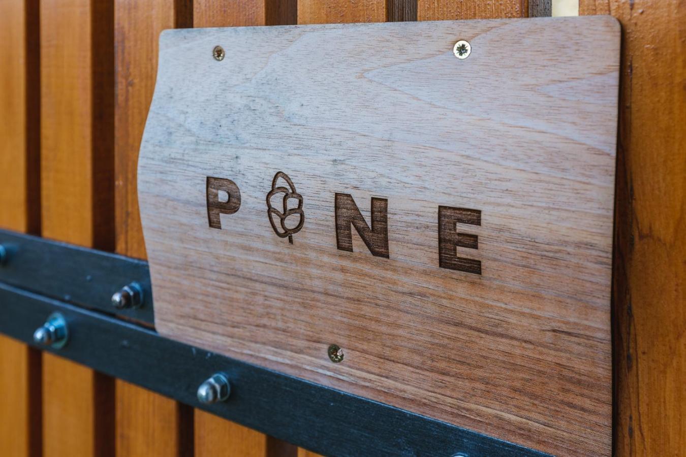Maple & Pine Bled Daire Oda fotoğraf